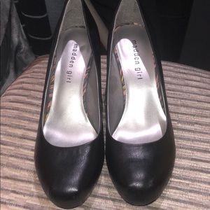 Never worn!’ Closed toe Madden girl heels